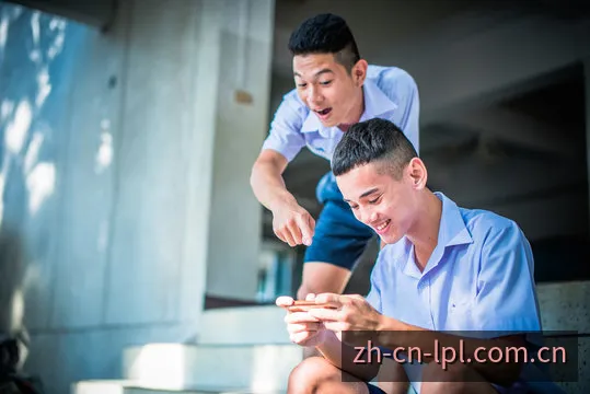LPL赛事直播视觉画面